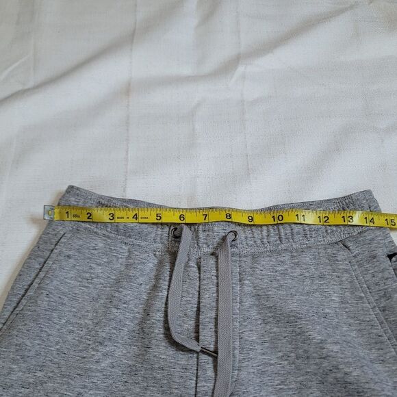 American Eagle Gray Drawstring Sweat Shorts Size Small - Picture 5 of 9